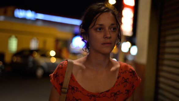 MARION COTILLARD in DEUX JOURS, UNE NUIT (c) The Movie Database (TMDB)