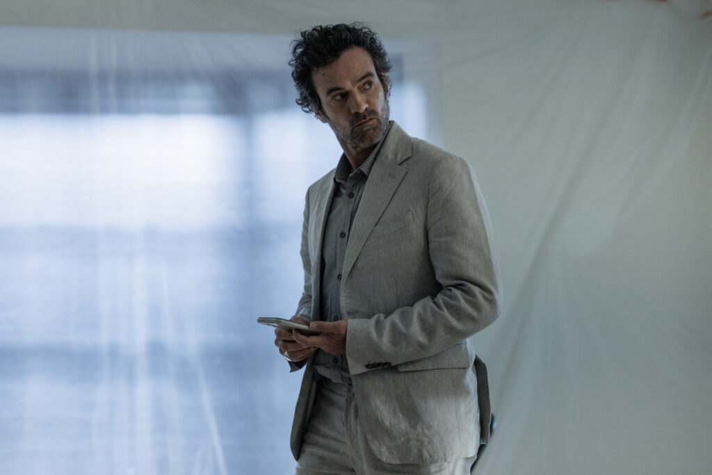 Romain Duris in La Nuit se Traîne