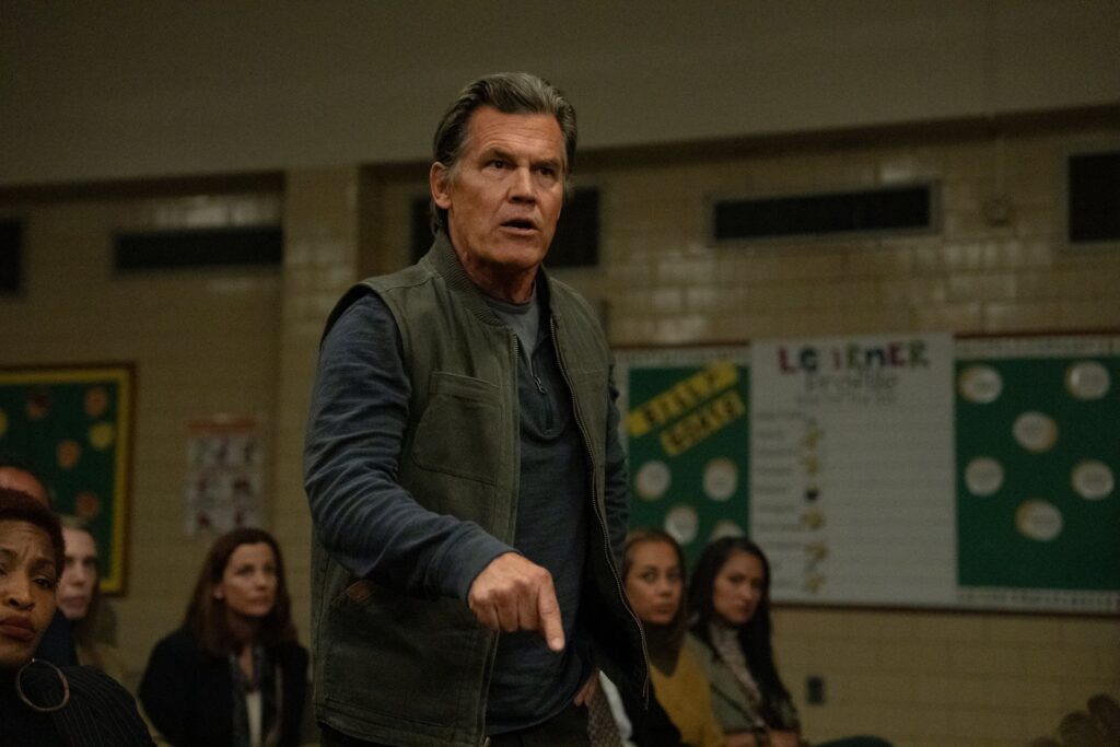 JOSH BROLIN in WEAPONS (c) Warner Bros