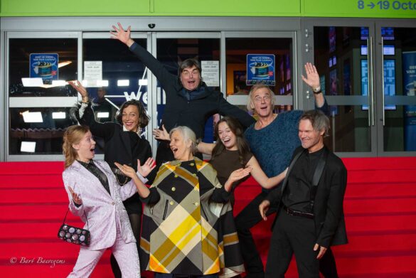 THE SILENT TREATMENT (c) Bart Baevegems