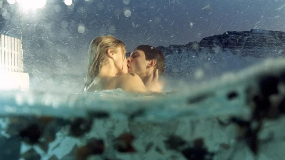 THE SEA (c) The Movie Database (TMDb)