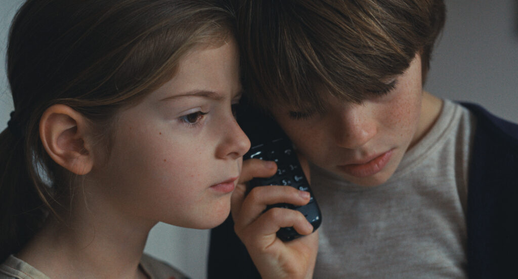 LES ENFANTS VONT BIEN (c) Athena Films