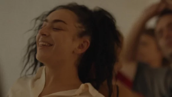 CHARLI XCX in ERUPCJA (c) The Movie Database (TMDB)