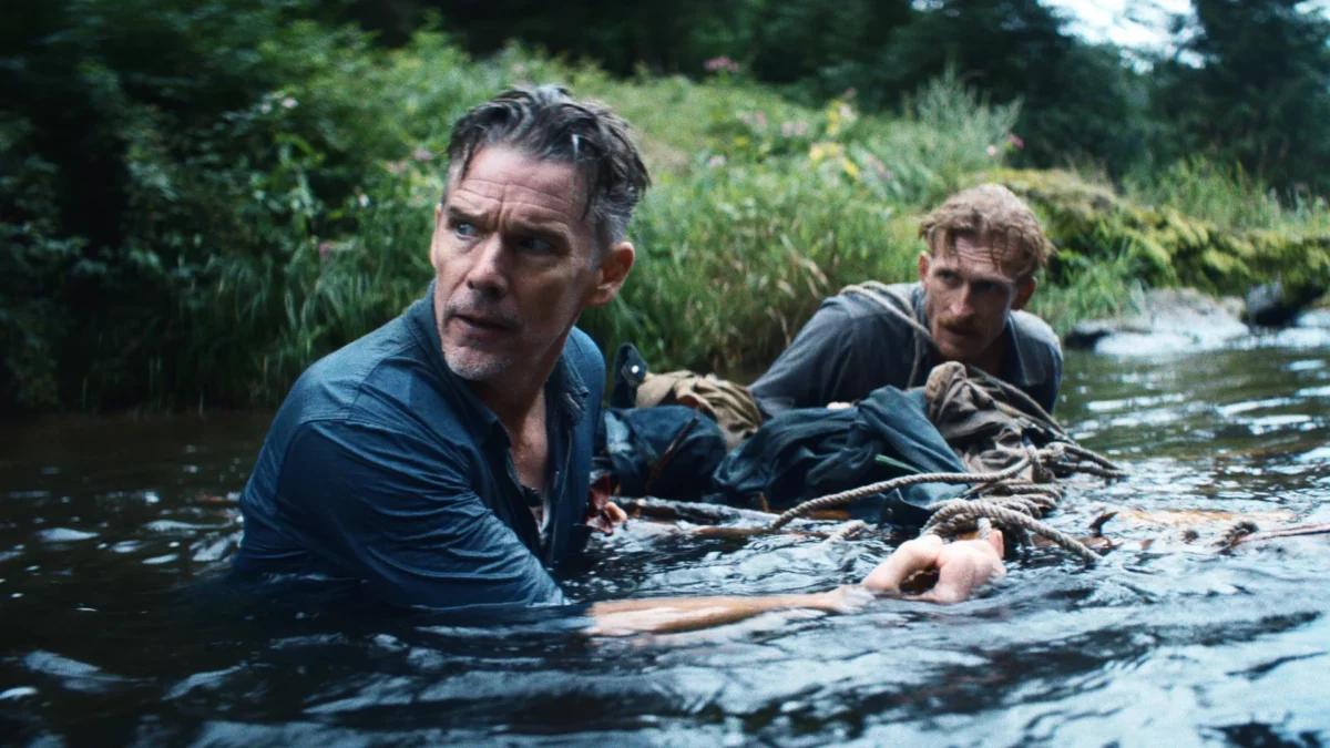 Ethan Hawke en Russell Crowe in westernthriller The Weight (trailer)