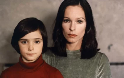 CRÍA CUERVOS (c) The Movie Database (TMDb)