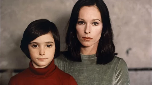 CRÍA CUERVOS (c) The Movie Database (TMDb)