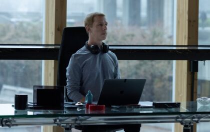 JEREMY STRONG in THE SOCIAL RECKONING (c) Sony Pictures Belgium